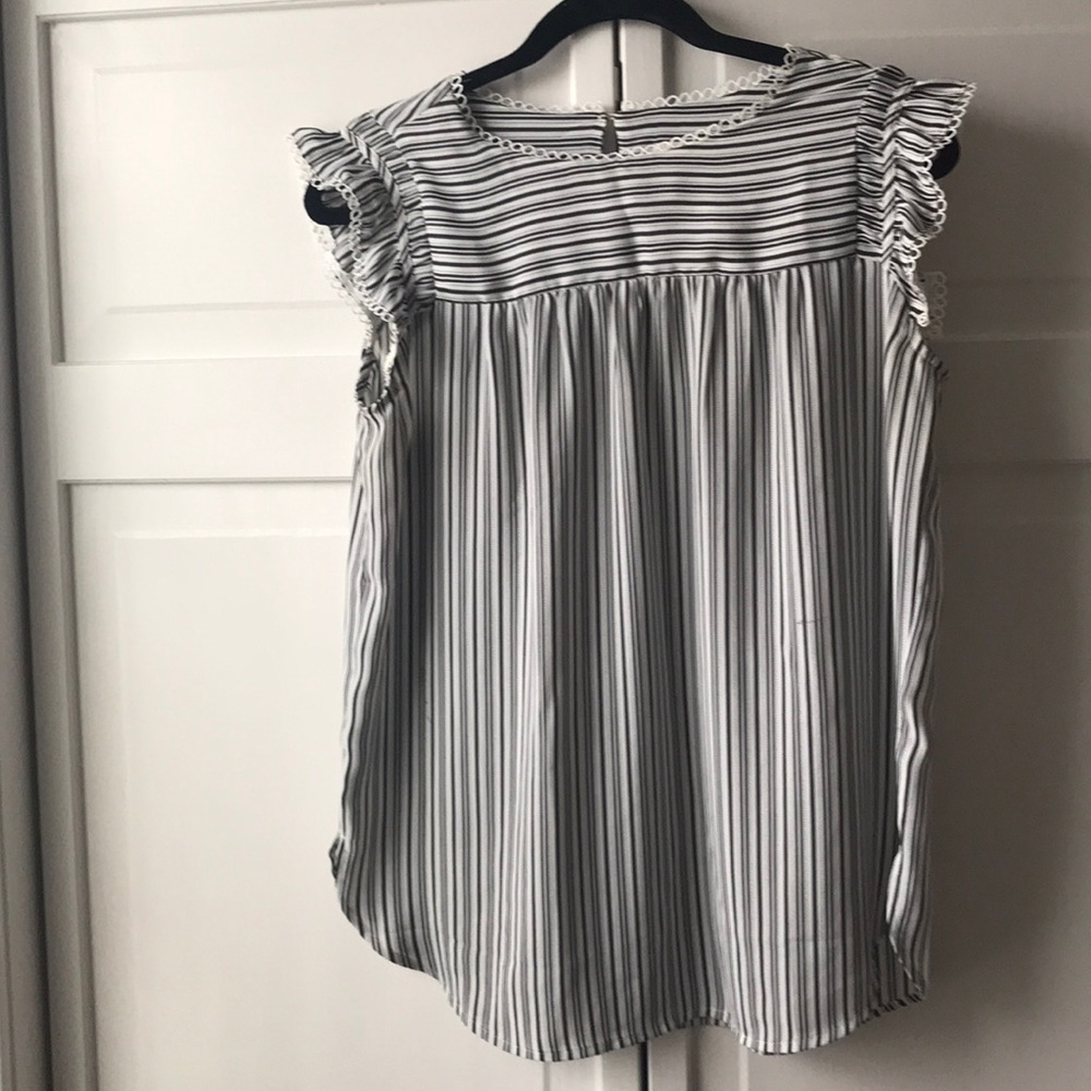 Loft flutter sleeve top